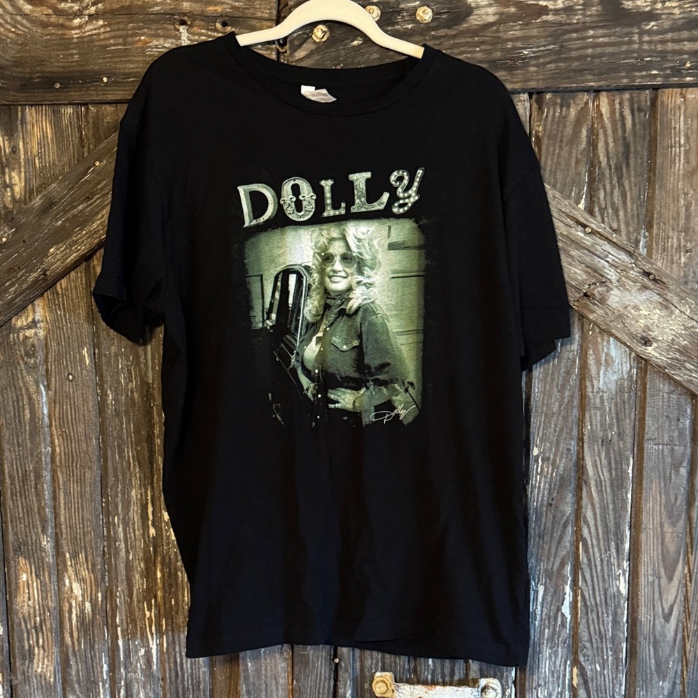 DOLLY Black Graphic Short Sleeve Tee